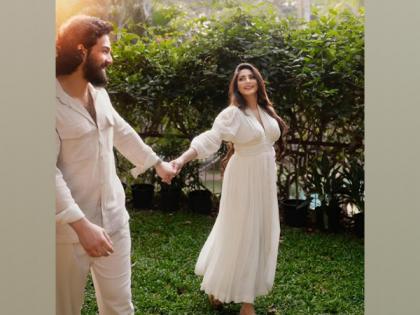Nagarjuna's son Akhil Akkineni gets married to Zainab Ravdjee in Hyderabad | Nagarjuna's son Akhil Akkineni gets married to Zainab Ravdjee in Hyderabad Nagarjuna's son Akhil Akkineni gets married to Zainab Ravdjee in Hyderabad | Nagarjuna's son Akhil Akkineni gets married to Zainab Ravdjee in Hyderabad