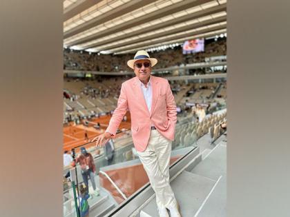 Boman Irani celebrates birthday with a dream trip to Roland Garros | Boman Irani celebrates birthday with a dream trip to Roland Garros Boman Irani celebrates birthday with a dream trip to Roland Garros | Boman Irani celebrates birthday with a dream trip to Roland Garros