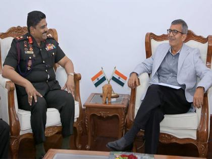 Sri Lankan Army Commander Lt Gen Lasantha Rodrigo meets Def Secy Rajesh Kumar | Sri Lankan Army Commander Lt Gen Lasantha Rodrigo meets Def Secy Rajesh Kumar Sri Lankan Army Commander Lt Gen Lasantha Rodrigo meets Def Secy Rajesh Kumar | Sri Lankan Army Commander Lt Gen Lasantha Rodrigo meets Def Secy Rajesh Kumar
