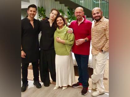 Hrithik Roshan snapped with K-pop idol Jackson Wang; Rakesh Roshan shares picture | Hrithik Roshan snapped with K-pop idol Jackson Wang; Rakesh Roshan shares picture Hrithik Roshan snapped with K-pop idol Jackson Wang; Rakesh Roshan shares picture | Hrithik Roshan snapped with K-pop idol Jackson Wang; Rakesh Roshan shares picture