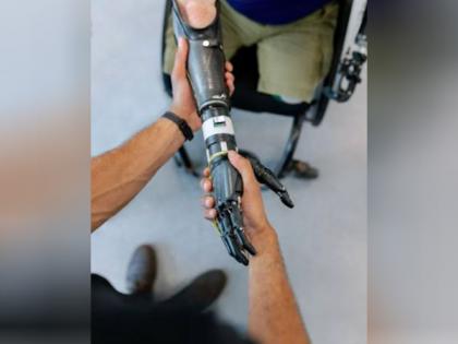 Researchers creates new robotic "skin" that feels heat, pain, pressure | Researchers creates new robotic "skin" that feels heat, pain, pressure Researchers creates new robotic "skin" that feels heat, pain, pressure | Researchers creates new robotic "skin" that feels heat, pain, pressure