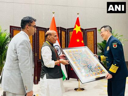 Rajnath Singh gifts Madhubani painting from Bihar to Chinese counterpart Don Jun | Rajnath Singh gifts Madhubani painting from Bihar to Chinese counterpart Don Jun Rajnath Singh gifts Madhubani painting from Bihar to Chinese counterpart Don Jun | Rajnath Singh gifts Madhubani painting from Bihar to Chinese counterpart Don Jun