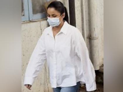 Shehnaaz Gill attends last rites of Shefali Jariwala | Shehnaaz Gill attends last rites of Shefali Jariwala Shehnaaz Gill attends last rites of Shefali Jariwala | Shehnaaz Gill attends last rites of Shefali Jariwala