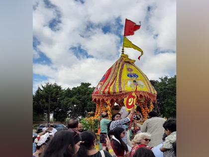 UK: Over 1,000 devotees join Rath Yatra celebrations; Indian Deputy High Commissioner performs Chhera Paharna ritual | UK: Over 1,000 devotees join Rath Yatra celebrations; Indian Deputy High Commissioner performs Chhera Paharna ritual UK: Over 1,000 devotees join Rath Yatra celebrations; Indian Deputy High Commissioner performs Chhera Paharna ritual | UK: Over 1,000 devotees join Rath Yatra celebrations; Indian Deputy High Commissioner performs Chhera Paharna ritual