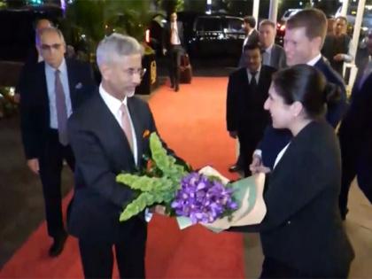 EAM Jaishankar arrives in Washington, DC, set to attend Quad Foreign Ministers Meeting | EAM Jaishankar arrives in Washington, DC, set to attend Quad Foreign Ministers Meeting EAM Jaishankar arrives in Washington, DC, set to attend Quad Foreign Ministers Meeting | EAM Jaishankar arrives in Washington, DC, set to attend Quad Foreign Ministers Meeting