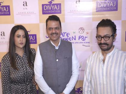 Maharashtra CM Devendra Fadnavis, wife Amruta join Aamir Khan for 'Sitaare Zameen Par' special screening; check pics | Maharashtra CM Devendra Fadnavis, wife Amruta join Aamir Khan for 'Sitaare Zameen Par' special screening; check pics