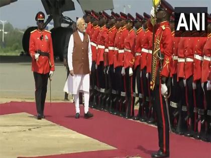 PM Modi arrives in Ghana, receives guard of honour and 21-gun salute | PM Modi arrives in Ghana, receives guard of honour and 21-gun salute