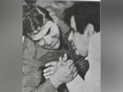 Dharmendra, Saira Banu remember legendary actor Dilip Kumar on his death anniversary | Dharmendra, Saira Banu remember legendary actor Dilip Kumar on his death anniversary Dharmendra, Saira Banu remember legendary actor Dilip Kumar on his death anniversary | Dharmendra, Saira Banu remember legendary actor Dilip Kumar on his death anniversary