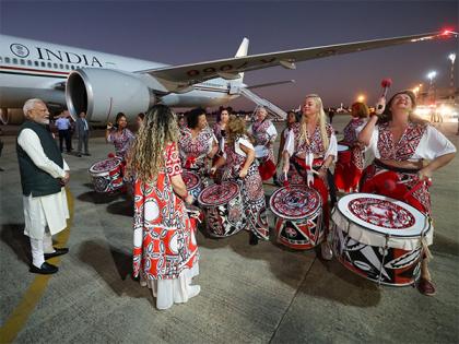 PM Modi accorded musical welcome in Brasilia with Batala Mundo band performance | PM Modi accorded musical welcome in Brasilia with Batala Mundo band performance PM Modi accorded musical welcome in Brasilia with Batala Mundo band performance | PM Modi accorded musical welcome in Brasilia with Batala Mundo band performance