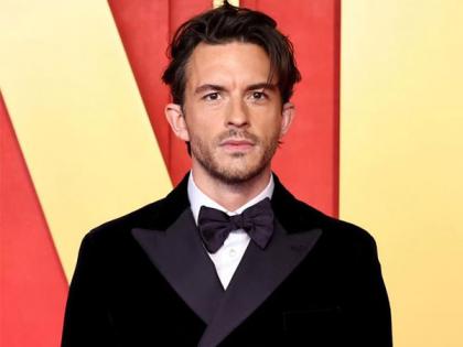Jonathan Bailey opens up on his relationship status, says "I'm available" | Jonathan Bailey opens up on his relationship status, says "I'm available" Jonathan Bailey opens up on his relationship status, says "I'm available" | Jonathan Bailey opens up on his relationship status, says "I'm available"