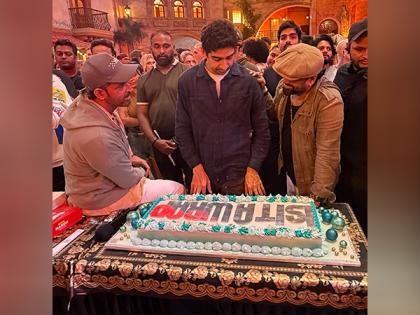 "149 days of chase, action, dance, blood, sweat, injuries...": Hrithik Roshan pens bittersweet note as he wraps up 'War 2' | "149 days of chase, action, dance, blood, sweat, injuries...": Hrithik Roshan pens bittersweet note as he wraps up 'War 2' "149 days of chase, action, dance, blood, sweat, injuries...": Hrithik Roshan pens bittersweet note as he wraps up 'War 2' | "149 days of chase, action, dance, blood, sweat, injuries...": Hrithik Roshan pens bittersweet note as he wraps up 'War 2'