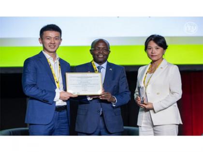 ZTE's "Signal Reach Program" Wins WSIS 2025 Champion Award | ZTE's "Signal Reach Program" Wins WSIS 2025 Champion Award