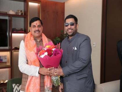 MP CM Mohan Yadav accorded warm welcome upon arrival in Dubai | MP CM Mohan Yadav accorded warm welcome upon arrival in Dubai MP CM Mohan Yadav accorded warm welcome upon arrival in Dubai | MP CM Mohan Yadav accorded warm welcome upon arrival in Dubai