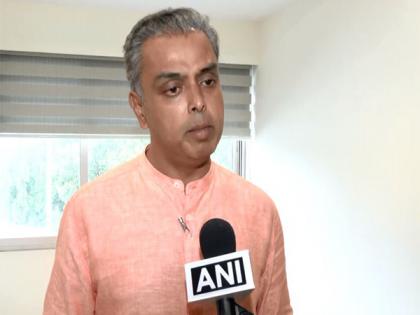 Regulate western Pizzas, donuts too along with desi samosas, jalebi: Rajya Sabha MP Milind Deora on Govt's eat healthy drive | Regulate western Pizzas, donuts too along with desi samosas, jalebi: Rajya Sabha MP Milind Deora on Govt's eat healthy drive Regulate western Pizzas, donuts too along with desi samosas, jalebi: Rajya Sabha MP Milind Deora on Govt's eat healthy drive | Regulate western Pizzas, donuts too along with desi samosas, jalebi: Rajya Sabha MP Milind Deora on Govt's eat healthy drive