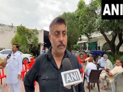 "He was hit by a vehicle, the driver fled": Son Harvinder on legendary marathoner Fauja Singh's death | "He was hit by a vehicle, the driver fled": Son Harvinder on legendary marathoner Fauja Singh's death "He was hit by a vehicle, the driver fled": Son Harvinder on legendary marathoner Fauja Singh's death | "He was hit by a vehicle, the driver fled": Son Harvinder on legendary marathoner Fauja Singh's death