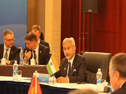 EAM Jaishankar at SCO meet urges aid for Afghanistan, stresses unity in multipolar world | EAM Jaishankar at SCO meet urges aid for Afghanistan, stresses unity in multipolar world EAM Jaishankar at SCO meet urges aid for Afghanistan, stresses unity in multipolar world | EAM Jaishankar at SCO meet urges aid for Afghanistan, stresses unity in multipolar world