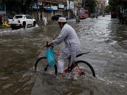 Pakistan: 6 killed, dozens injured as heavy monsoon rains lash Punjab, low-lying areas submerged | Pakistan: 6 killed, dozens injured as heavy monsoon rains lash Punjab, low-lying areas submerged