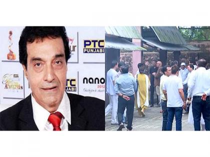 Dheeraj Kumar cremated in Mumbai; Ashoke Pandit, Tina Ghai pay last respects | Dheeraj Kumar cremated in Mumbai; Ashoke Pandit, Tina Ghai pay last respects Dheeraj Kumar cremated in Mumbai; Ashoke Pandit, Tina Ghai pay last respects | Dheeraj Kumar cremated in Mumbai; Ashoke Pandit, Tina Ghai pay last respects