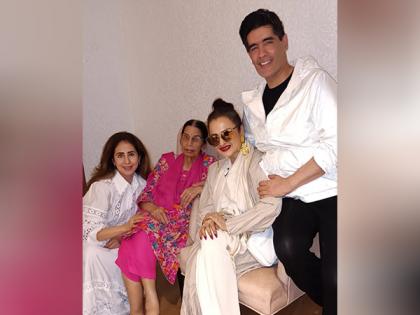 Rekha, Urmila Matondkar, Karan Johar gather together to celebrate birthday of Manish Malhotra's mom | Rekha, Urmila Matondkar, Karan Johar gather together to celebrate birthday of Manish Malhotra's mom Rekha, Urmila Matondkar, Karan Johar gather together to celebrate birthday of Manish Malhotra's mom | Rekha, Urmila Matondkar, Karan Johar gather together to celebrate birthday of Manish Malhotra's mom