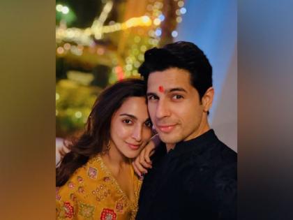New parents Sidharth Malhotra, Kiara Advani exit hospital with daughter, head to 'nani's' house | New parents Sidharth Malhotra, Kiara Advani exit hospital with daughter, head to 'nani's' house New parents Sidharth Malhotra, Kiara Advani exit hospital with daughter, head to 'nani's' house | New parents Sidharth Malhotra, Kiara Advani exit hospital with daughter, head to 'nani's' house