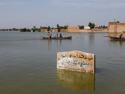 Pakistan: Indus River swells in Punjab's Kalabagh as monsoon rains trigger medium-level flooding | Pakistan: Indus River swells in Punjab's Kalabagh as monsoon rains trigger medium-level flooding