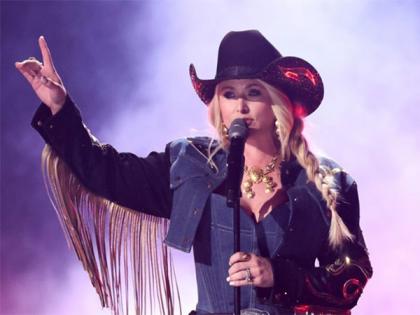 Miranda Lambert, Parker McCollum collaborate for Texas flood benefit concert | Miranda Lambert, Parker McCollum collaborate for Texas flood benefit concert Miranda Lambert, Parker McCollum collaborate for Texas flood benefit concert | Miranda Lambert, Parker McCollum collaborate for Texas flood benefit concert