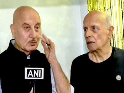 Mahesh Bhatt praises Anupam Kher, says "Jab chela guru se aage nikal jaata hai to guru ko bahut acha lagta hai" | Mahesh Bhatt praises Anupam Kher, says "Jab chela guru se aage nikal jaata hai to guru ko bahut acha lagta hai"