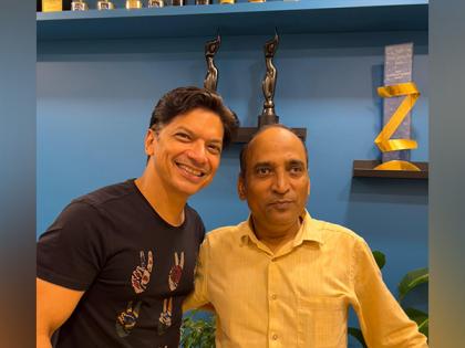 Shaan, Faaiz Anwar create 90s magic with 'Mujh Pe Hua Hai Jo Karam' | Shaan, Faaiz Anwar create 90s magic with 'Mujh Pe Hua Hai Jo Karam'