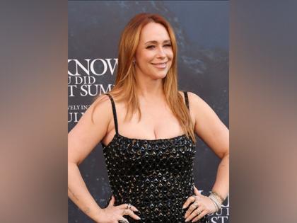 Jennifer Love Hewitt says she "haven't seen" Sarah Michelle Gellar since 'I Know What You Did Last Summer' premiered | Jennifer Love Hewitt says she "haven't seen" Sarah Michelle Gellar since 'I Know What You Did Last Summer' premiered Jennifer Love Hewitt says she "haven't seen" Sarah Michelle Gellar since 'I Know What You Did Last Summer' premiered | Jennifer Love Hewitt says she "haven't seen" Sarah Michelle Gellar since 'I Know What You Did Last Summer' premiered