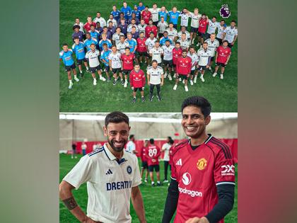 Team India meets Manchester United players ahead of Old Trafford Test | Team India meets Manchester United players ahead of Old Trafford Test