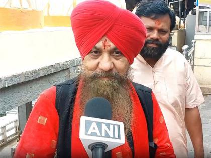Devotional singer Lakhbir Singh Lakha offers prayers at Ujjain's Mahakaleshwar temple, says "I am very lucky" | Devotional singer Lakhbir Singh Lakha offers prayers at Ujjain's Mahakaleshwar temple, says "I am very lucky" Devotional singer Lakhbir Singh Lakha offers prayers at Ujjain's Mahakaleshwar temple, says "I am very lucky" | Devotional singer Lakhbir Singh Lakha offers prayers at Ujjain's Mahakaleshwar temple, says "I am very lucky"