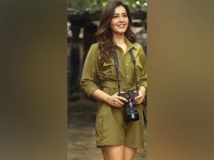 Raashii Khanna joins Pawan Kalyan in 'Ustaad Bhagat Singh' | Raashii Khanna joins Pawan Kalyan in 'Ustaad Bhagat Singh' Raashii Khanna joins Pawan Kalyan in 'Ustaad Bhagat Singh' | Raashii Khanna joins Pawan Kalyan in 'Ustaad Bhagat Singh'