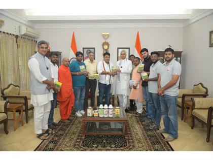 Gau Rashtra Yatra Team Meets Governor Acharya Devvrat | Gau Rashtra Yatra Team Meets Governor Acharya Devvrat Gau Rashtra Yatra Team Meets Governor Acharya Devvrat | Gau Rashtra Yatra Team Meets Governor Acharya Devvrat