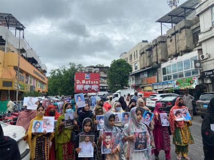 Baloch families enter 7th day of Islamabad sit-in, demand release of BYC leaders | Baloch families enter 7th day of Islamabad sit-in, demand release of BYC leaders Baloch families enter 7th day of Islamabad sit-in, demand release of BYC leaders | Baloch families enter 7th day of Islamabad sit-in, demand release of BYC leaders