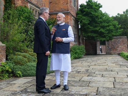 PM Modi thanks UK PM for warm welcome at Chequers | PM Modi thanks UK PM for warm welcome at Chequers