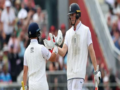 Duckett-Crawley partnership helps England score 225/2 against India in Manchester Test | Duckett-Crawley partnership helps England score 225/2 against India in Manchester Test