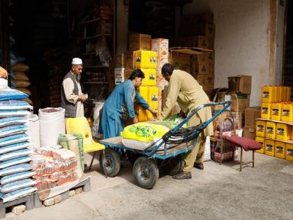 Afghanistan to send 2,000 workers to Qatar amid rising joblessness, refugee return | Afghanistan to send 2,000 workers to Qatar amid rising joblessness, refugee return