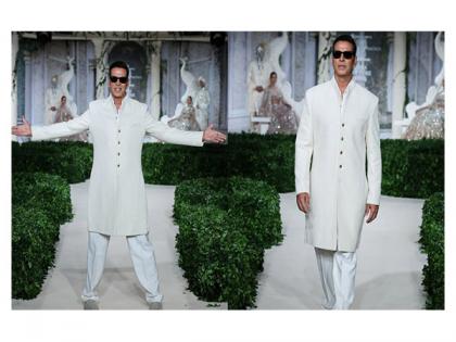 ICW 2025: Akshay Kumar makes stylish return to the runway after years, exudes his desi swag in Falguni Shane Peacock's majestic white sherwani | ICW 2025: Akshay Kumar makes stylish return to the runway after years, exudes his desi swag in Falguni Shane Peacock's majestic white sherwani ICW 2025: Akshay Kumar makes stylish return to the runway after years, exudes his desi swag in Falguni Shane Peacock's majestic white sherwani | ICW 2025: Akshay Kumar makes stylish return to the runway after years, exudes his desi swag in Falguni Shane Peacock's majestic white sherwani
