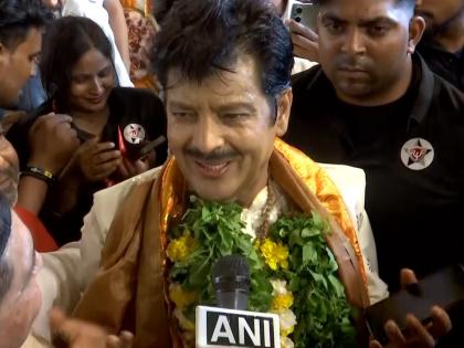 Singer Udit Narayan meets Shankaracharya Avimukteshwaranand Saraswati, calls it a "blessing" | Singer Udit Narayan meets Shankaracharya Avimukteshwaranand Saraswati, calls it a "blessing" Singer Udit Narayan meets Shankaracharya Avimukteshwaranand Saraswati, calls it a "blessing" | Singer Udit Narayan meets Shankaracharya Avimukteshwaranand Saraswati, calls it a "blessing"
