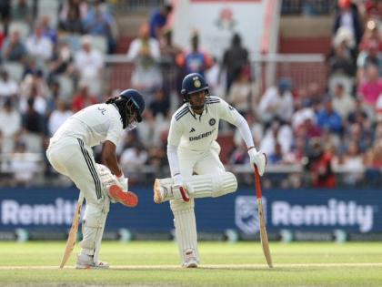 Manjrekar hails Gill-KL's ability to "dig deep, bat with restraint" on 4th day of Manchester Test | Manjrekar hails Gill-KL's ability to "dig deep, bat with restraint" on 4th day of Manchester Test