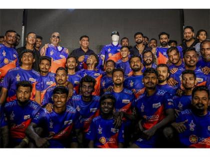 Cricketer Shreyas Iyer Unveils SoBo Mumbai Falcons Yoddhas Jersey and Flags Off 13 Player Contracts to Empower Emerging Talent | Cricketer Shreyas Iyer Unveils SoBo Mumbai Falcons Yoddhas Jersey and Flags Off 13 Player Contracts to Empower Emerging Talent