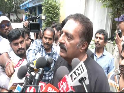 "There is no witch-hunting or political motivation..," says Prakash Raj after appearing before ED in Hyderabad | "There is no witch-hunting or political motivation..," says Prakash Raj after appearing before ED in Hyderabad "There is no witch-hunting or political motivation..," says Prakash Raj after appearing before ED in Hyderabad | "There is no witch-hunting or political motivation..," says Prakash Raj after appearing before ED in Hyderabad