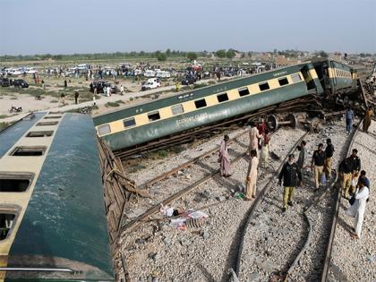 Pakistan: 29 injured as Islamabad Express derails near Kala Shah Kaku | Pakistan: 29 injured as Islamabad Express derails near Kala Shah Kaku Pakistan: 29 injured as Islamabad Express derails near Kala Shah Kaku | Pakistan: 29 injured as Islamabad Express derails near Kala Shah Kaku
