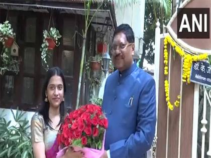 CJI BR Gavai felicitates Divya Deshmukh on winning FIDE Women's Chess World Cup title | CJI BR Gavai felicitates Divya Deshmukh on winning FIDE Women's Chess World Cup title CJI BR Gavai felicitates Divya Deshmukh on winning FIDE Women's Chess World Cup title | CJI BR Gavai felicitates Divya Deshmukh on winning FIDE Women's Chess World Cup title