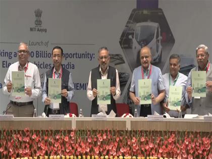 Adoption of EV in India slower than leading countries like US, EU, China: NITI Aayog report | Adoption of EV in India slower than leading countries like US, EU, China: NITI Aayog report