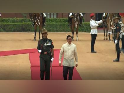 Philippines President recieves ceremonial welcome at Rashtrapati Bhawan | Philippines President recieves ceremonial welcome at Rashtrapati Bhawan
