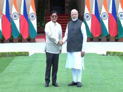 Philippines President holds talks with PM Modi at Hyderabad House | Philippines President holds talks with PM Modi at Hyderabad House