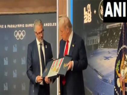 LA Olympics chairman gifts three medals from 1984 Olympics to US President Donald Trump | LA Olympics chairman gifts three medals from 1984 Olympics to US President Donald Trump LA Olympics chairman gifts three medals from 1984 Olympics to US President Donald Trump | LA Olympics chairman gifts three medals from 1984 Olympics to US President Donald Trump