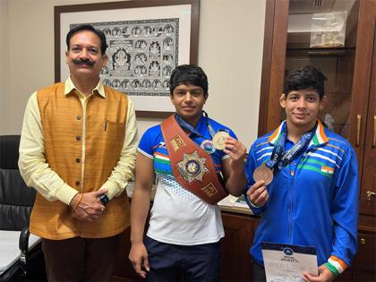 Rajasthan's wrestling stars Ashwin and Komal Verma visit Parliament, meet Sports Minister after Under-17 World Championship success | Rajasthan's wrestling stars Ashwin and Komal Verma visit Parliament, meet Sports Minister after Under-17 World Championship success Rajasthan's wrestling stars Ashwin and Komal Verma visit Parliament, meet Sports Minister after Under-17 World Championship success | Rajasthan's wrestling stars Ashwin and Komal Verma visit Parliament, meet Sports Minister after Under-17 World Championship success