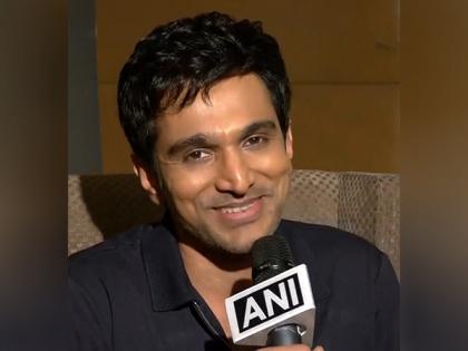 "Kab likh rhe ho yar..": Pratik Gandhi humoursly requests Kunal Khemu to pen 'Madgaon Express 2' script | "Kab likh rhe ho yar..": Pratik Gandhi humoursly requests Kunal Khemu to pen 'Madgaon Express 2' script "Kab likh rhe ho yar..": Pratik Gandhi humoursly requests Kunal Khemu to pen 'Madgaon Express 2' script | "Kab likh rhe ho yar..": Pratik Gandhi humoursly requests Kunal Khemu to pen 'Madgaon Express 2' script